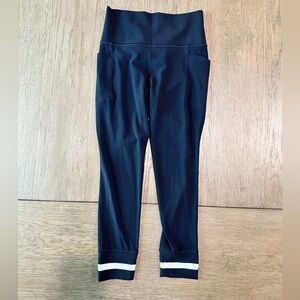 Athleta Salutation Stash Colorblock 7/8 Tight Size PS Black/White